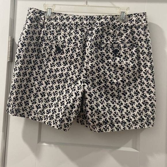 Cream and black women's shorts LOFT Ann Taylor size 6 original shorts EUC - Picture 7 of 16